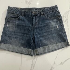 Lauren Conrad jean lightly distressed shorts size 6